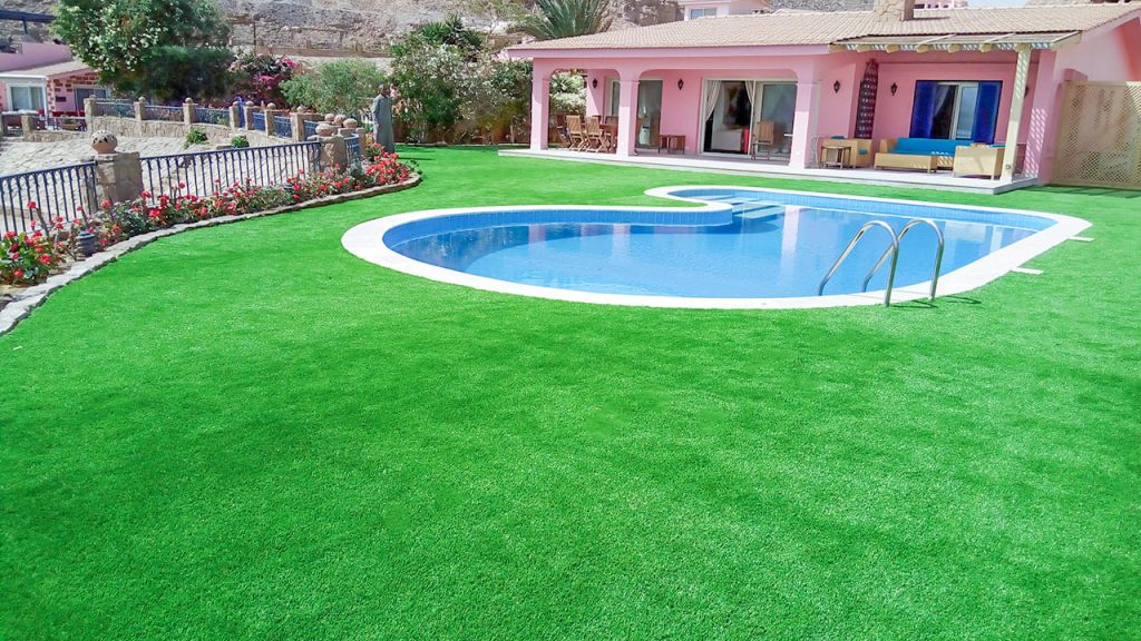 astro turf around pool