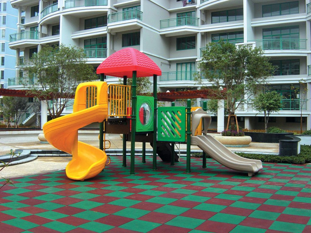 poured rubber playground surface
poured rubber surfacing